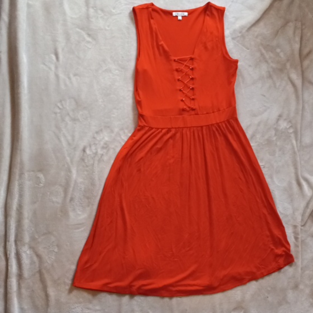 Dress - Picture 2 of 4
